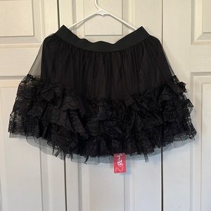 Romwe from SHEIN. Black ruffle skirt with lining & elastic waist band. Large.